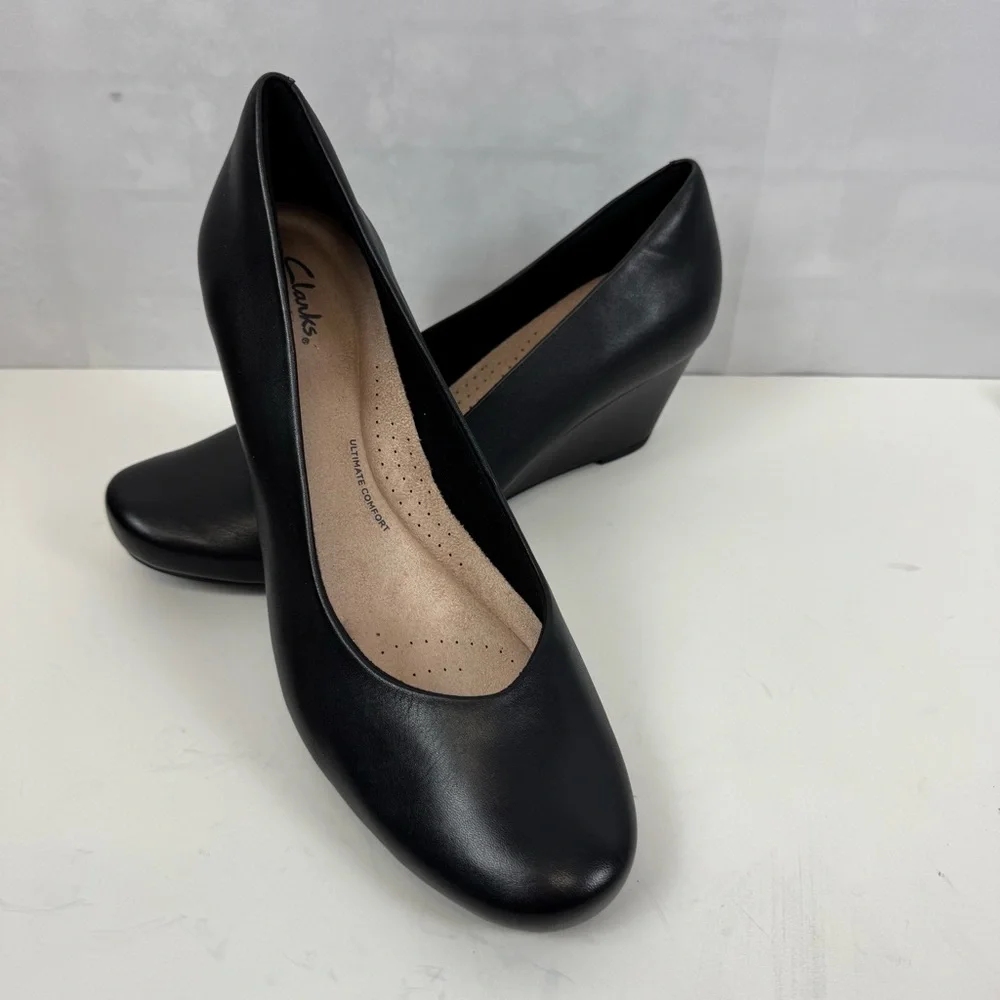 Clarks Flores Tulip Wedge Pump‎ Black Leather Sz. 10M NWOT